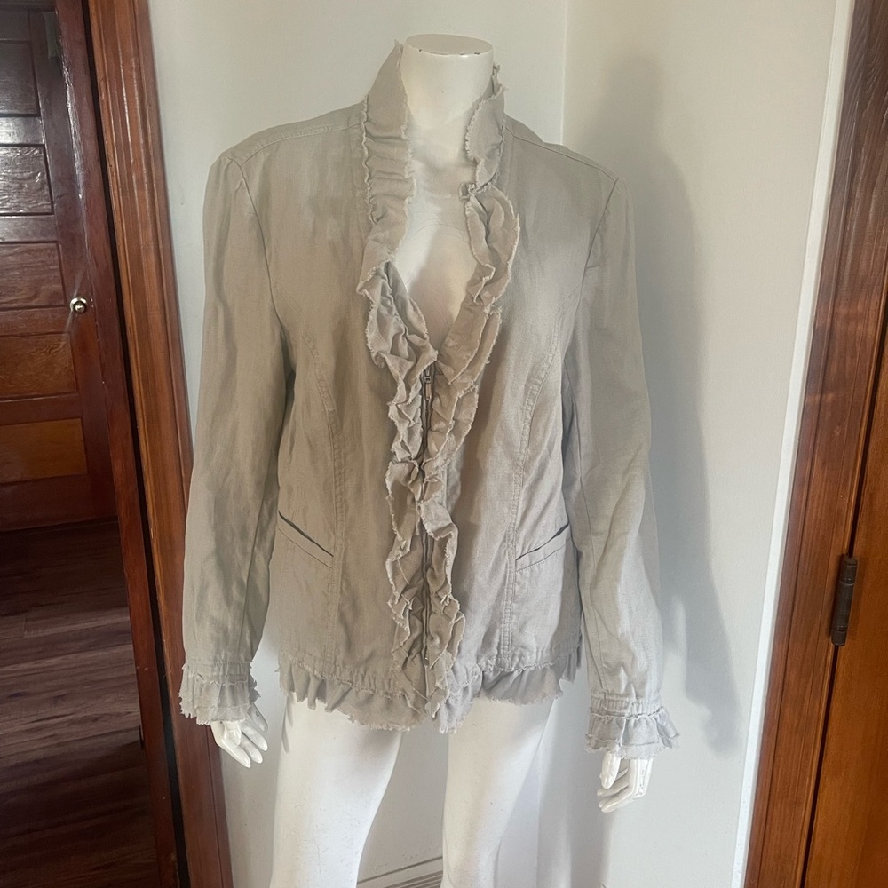 100% LINEN INC International Concepts Ruffled Cream Blazer